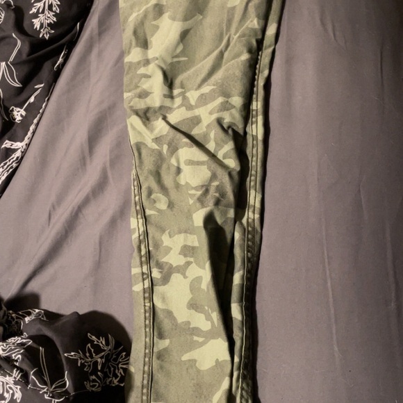 Flip side Camo reversible pants - Picture 3 of 6
